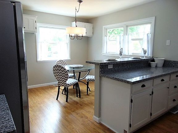 4th image of 512 Deerfield Dr