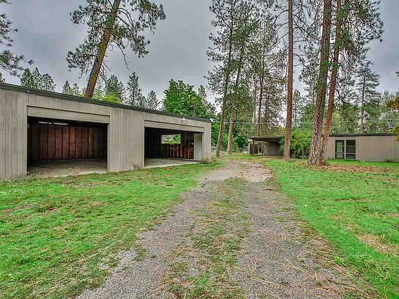2nd image of 15322 N Little Spokane Dr