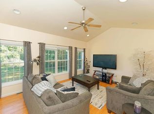 85 Lower New Town Rd, Waterford, NY 12188