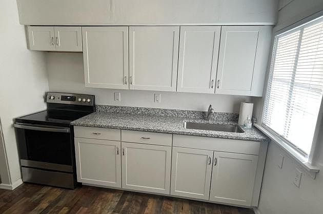 1st image of 3039 N Los Altos Ave