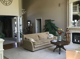 9014 Spy Glass Place Dr, O'Fallon, MO 63368