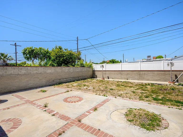6607 Riverton Ave — Photo 28