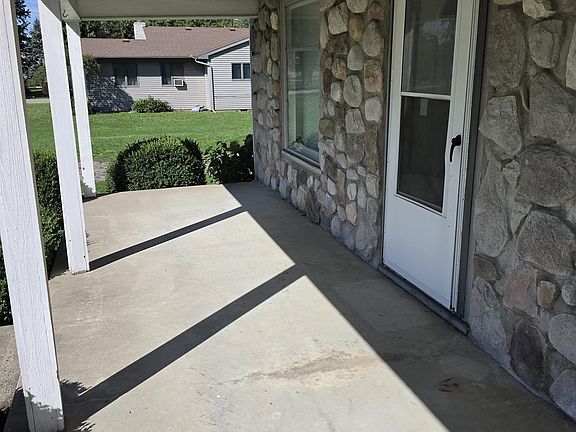 5th image of 3870 Peet Rd