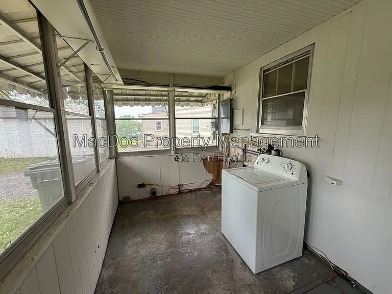 1013 Terrace St — Photo 27