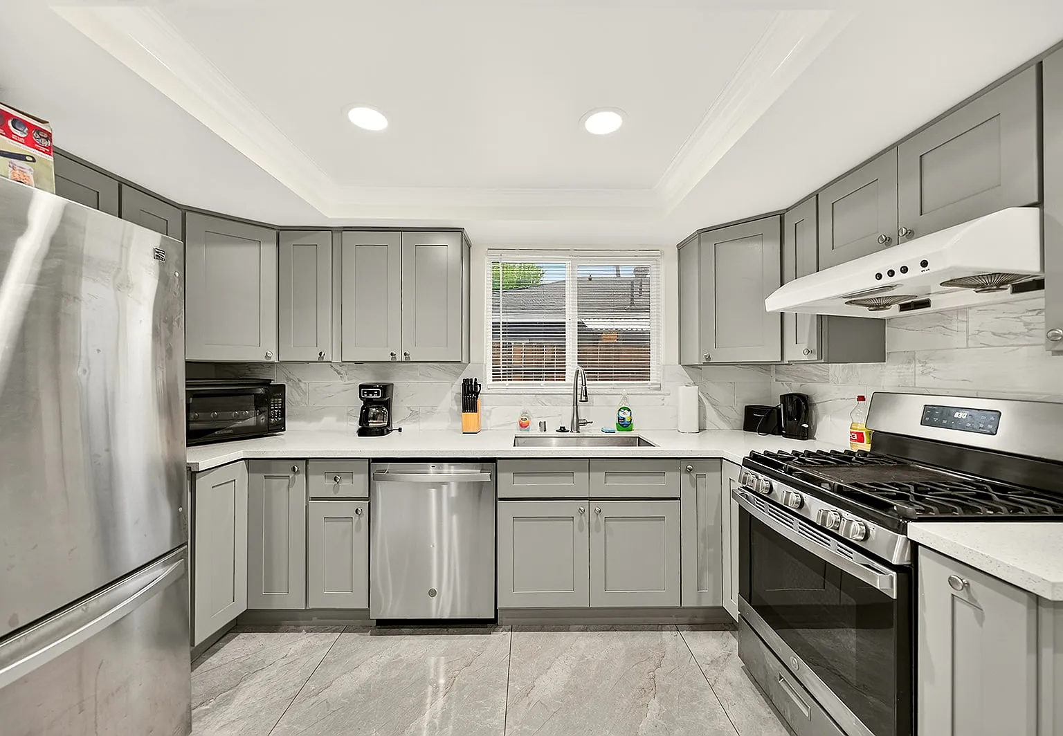 3 bed, 1295 sqft, $3,050 — Photo 4