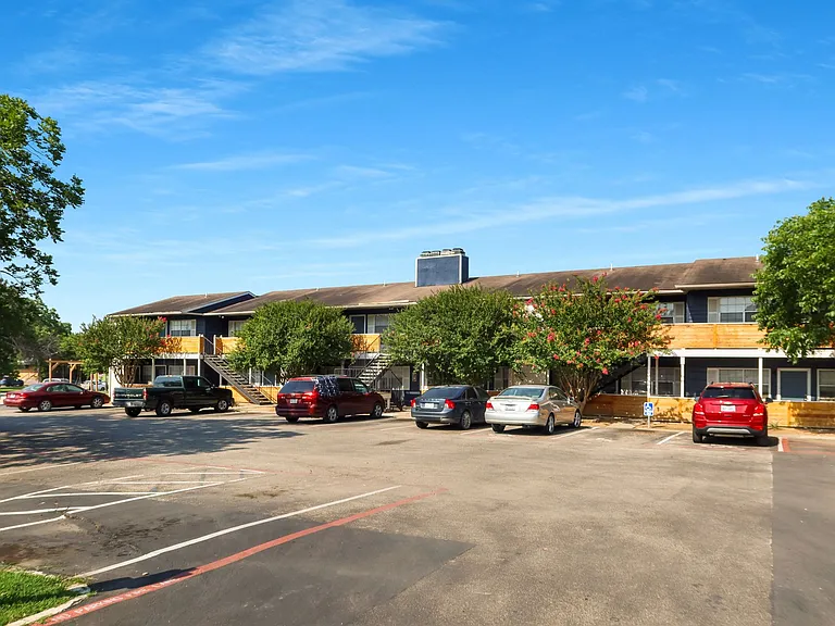 Laurel Heights Apartments — Photo 30
