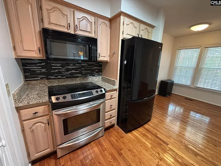 221 Timberlake Dr — Photo 5