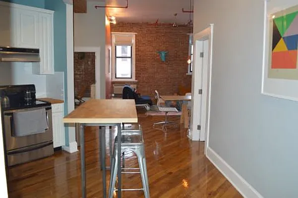 Rented by Dream Space Realty | media 18