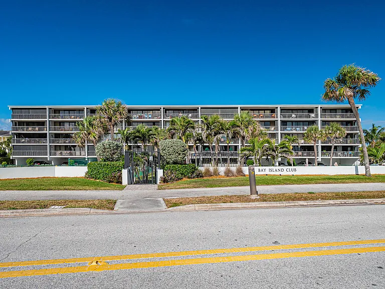 4141 Ocean Dr #403 — Photo 32