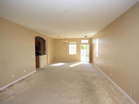 5th image of 7909 Foxgrove Dr