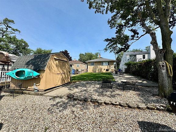3rd image of 30066 Bayview Dr