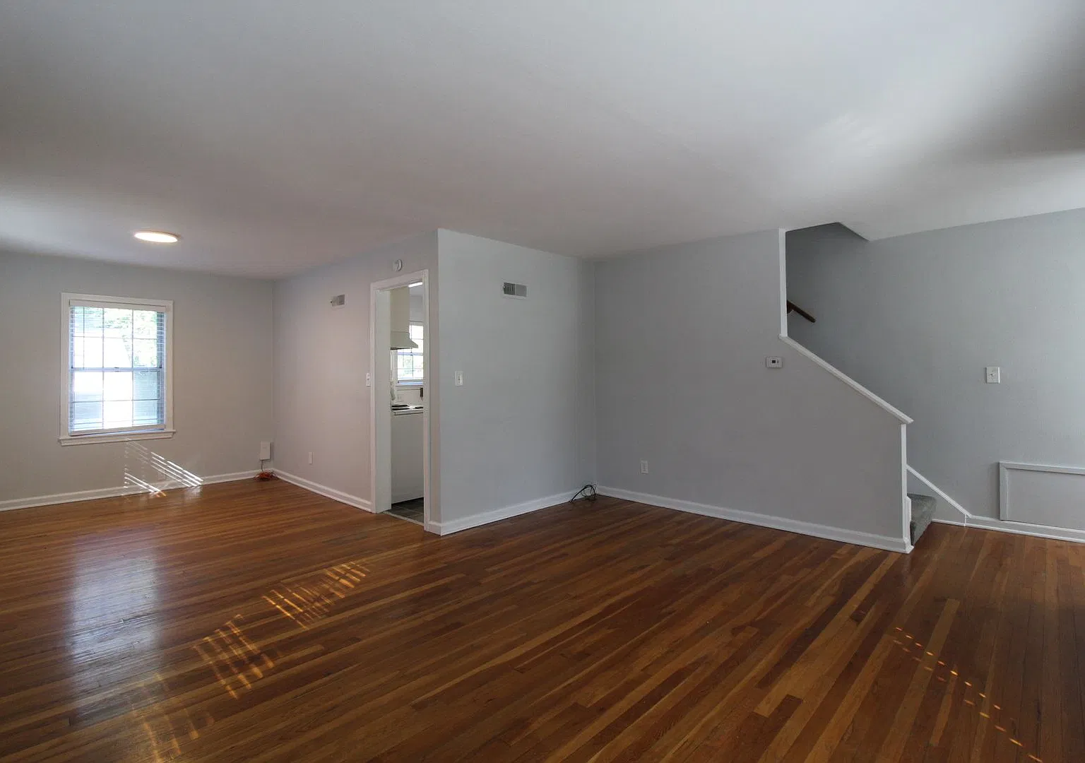 November FREE On This 2 Bedroom 2 Bath Duplex In The Waldo Area — Photo 4