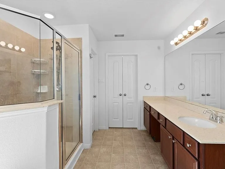 17114 Amarose Dr — Photo 14