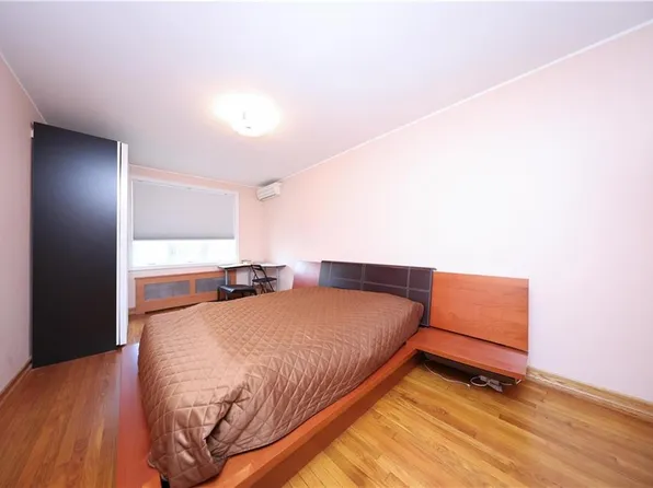 2415 East 27th Street image 22 of 37