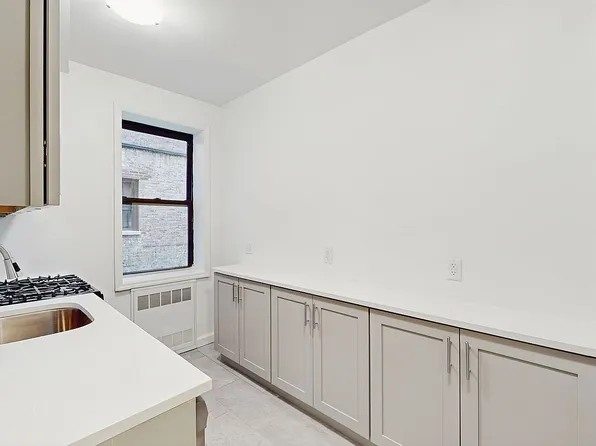 811 Cortelyou Rd APT 1J, Brooklyn, NY 11218