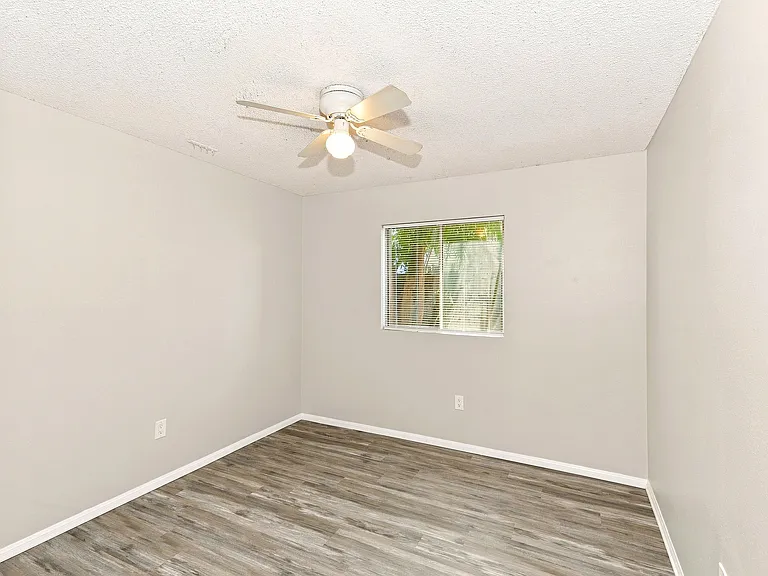 4214 Southampton Ct — Photo 4