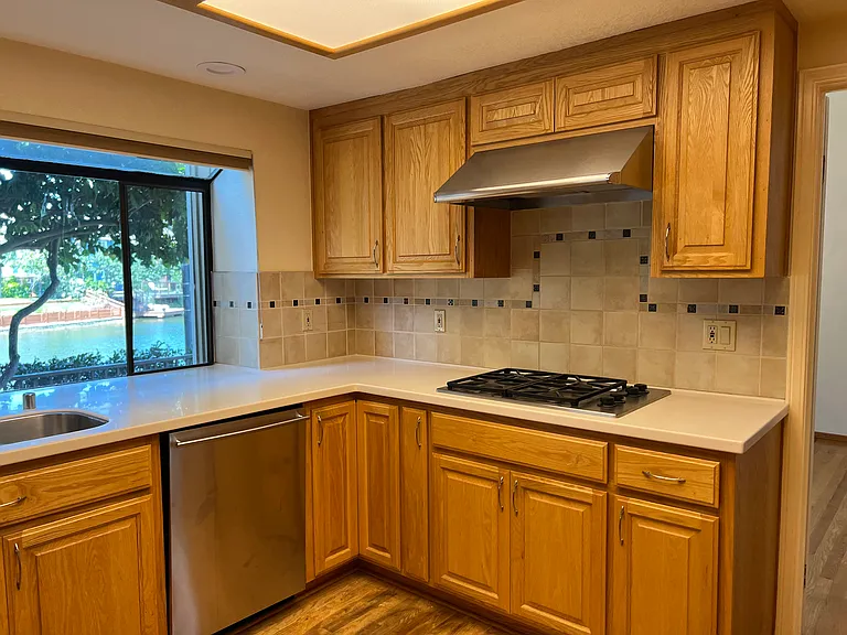 29 Sea Brg — Photo 3