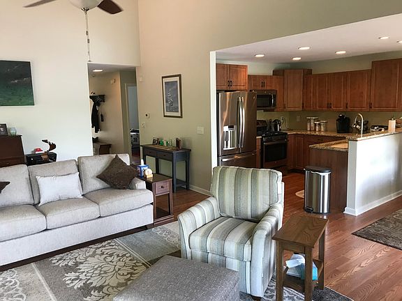 5th image of 5 Woodland Ct #5