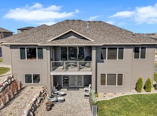 3616 Valley Dr, Bismarck, ND 58503