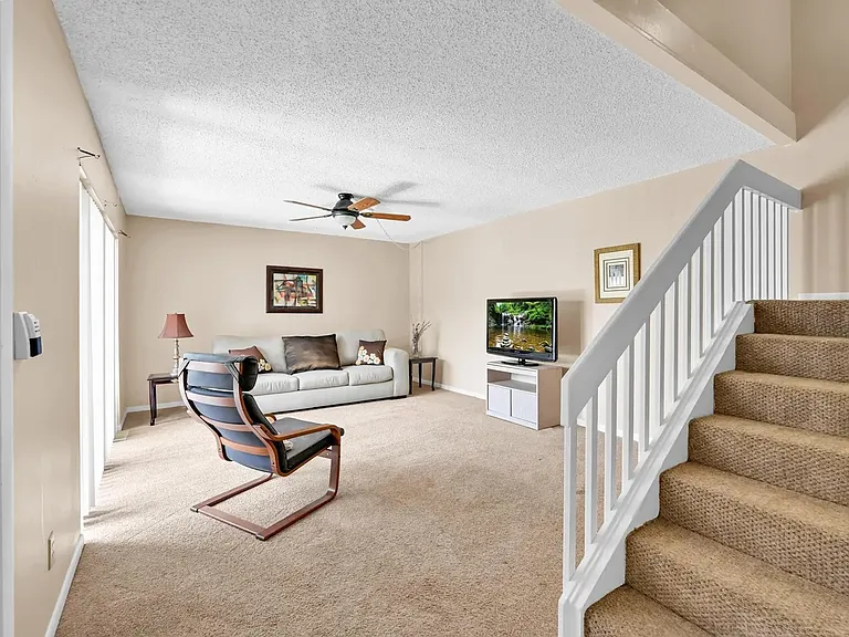 1458 N Lawnwood Cir #26D — Photo 5