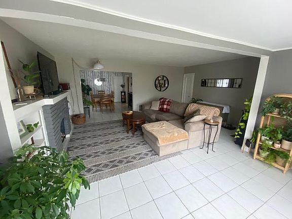4th image of 217 Lovering Ave #1