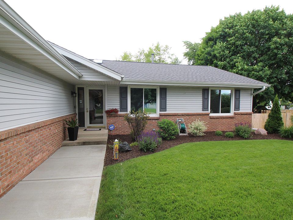 2nd image of 4662 Bedfordshire Dr