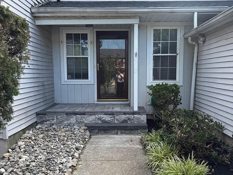 22 Farnwood Rd — Photo 3