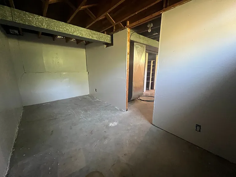 2401-2403 Calico Ln — Photo 16