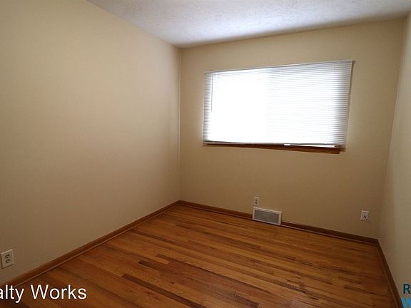 5th image of 2239 S 62nd St