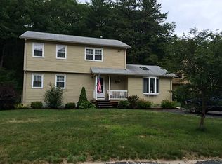 9 Birchwood Ln, Coventry, RI 02816
