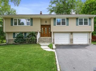 358 McKinley Blvd, Paramus, NJ 07652
