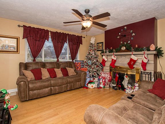 2nd image of 8014 Nancy Ln