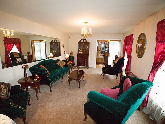 FORMAL LIVING ROOM