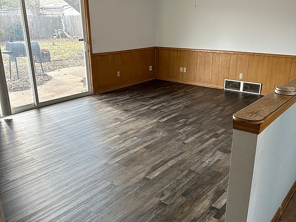 2nd image of 2824 Northampton Pl