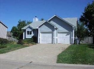 6433 Long Timber Dr, O'Fallon, MO 63368