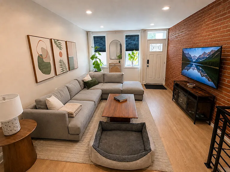 1503 Latona St — Photo 2