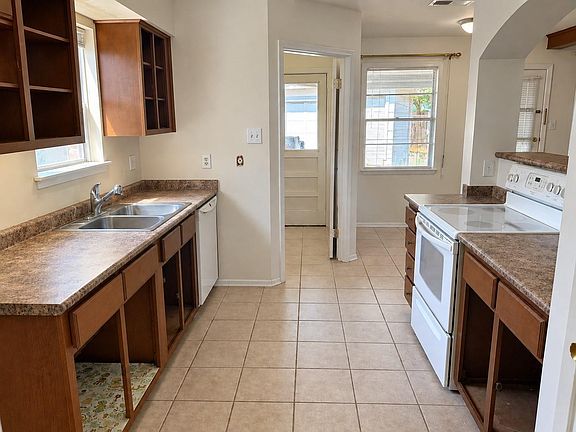 5th image of 9030 Jackwood St