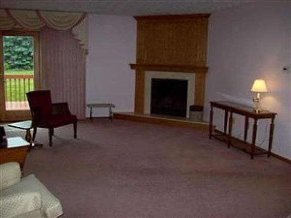 3rd image of 163 Park Place Dr
