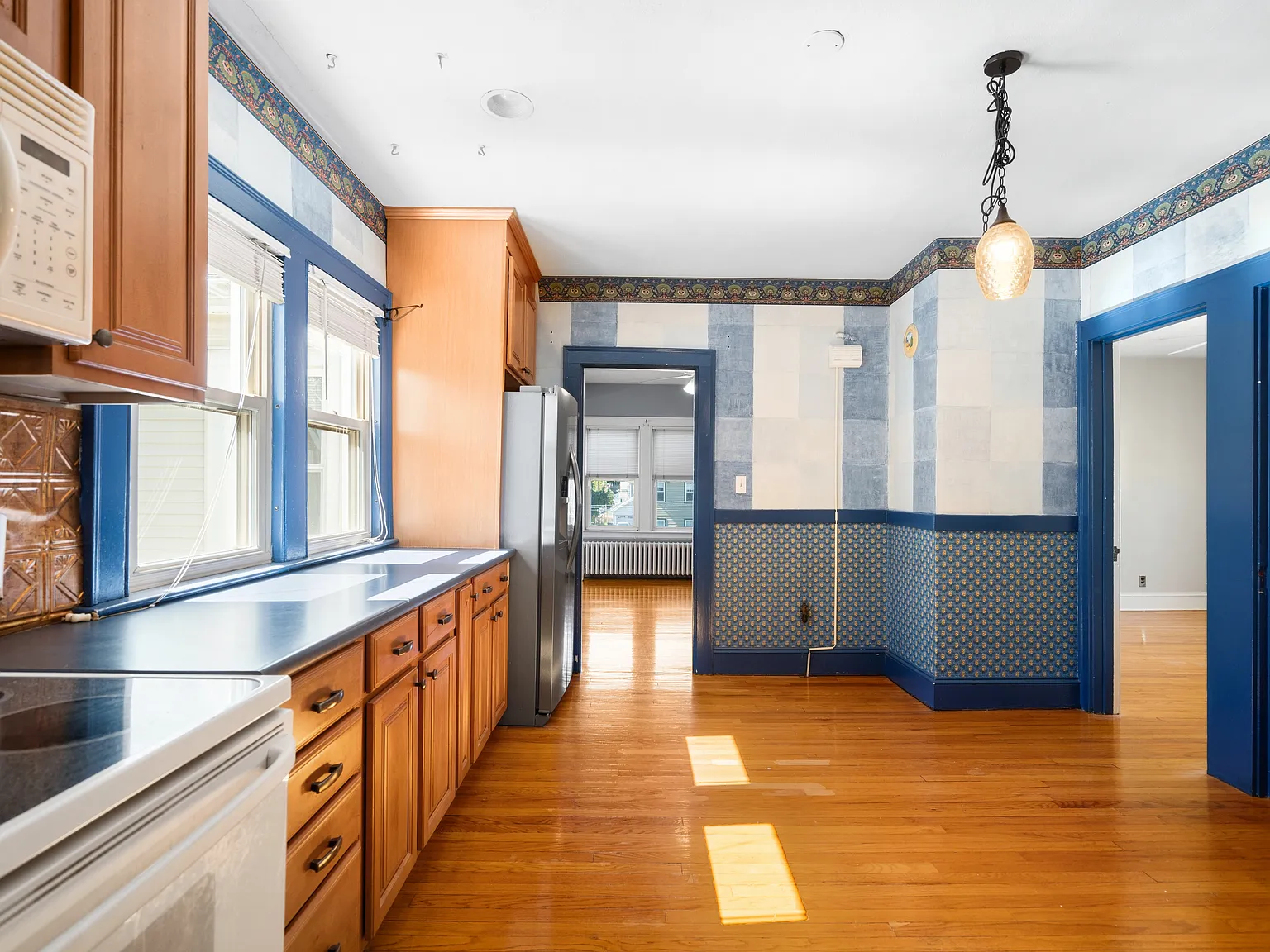 2 bed, 700 sqft, $2,050 — Photo 4