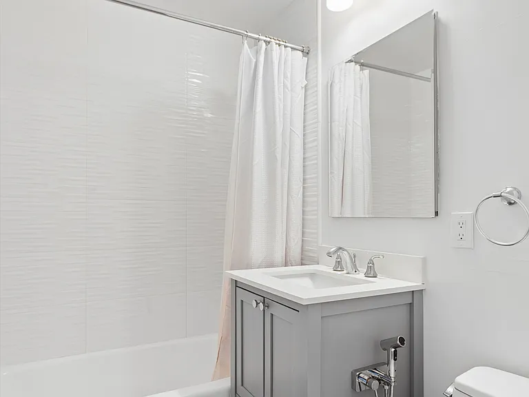 159 W 53rd St #19E — Photo 12