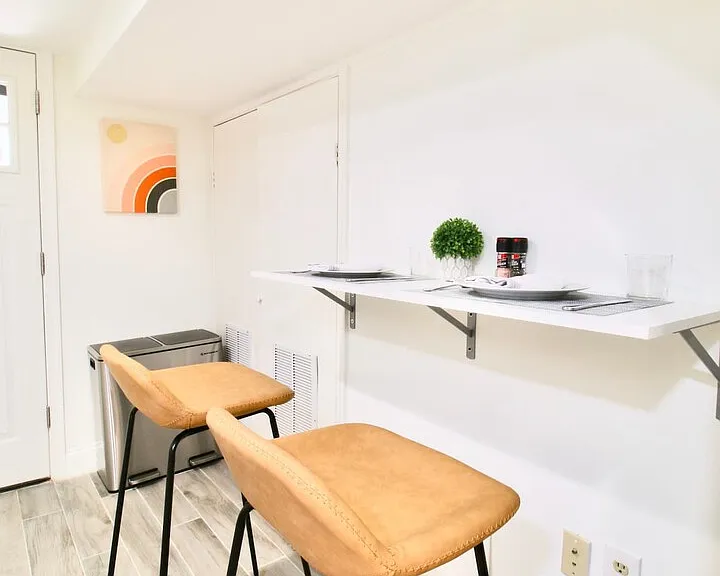23rd Pl NE — Photo 2