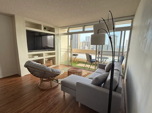 500 University Ave APT 2002, Honolulu, HI 96826