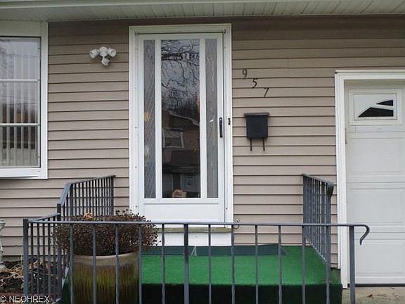 2nd image of 957 Rosewood Dr