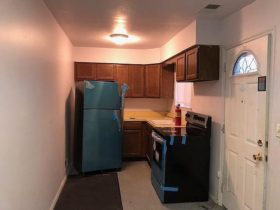 2nd image of 96 Gary Pl Floor 1