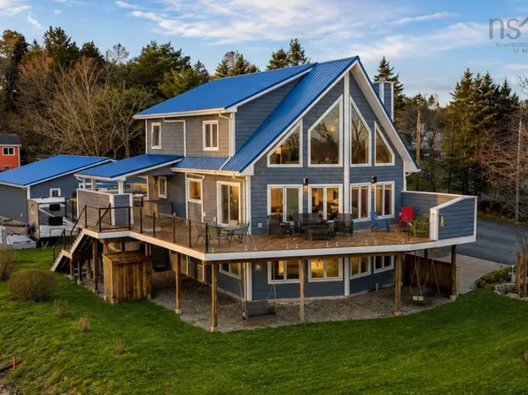 11 Yacht Club Rd, Halifax, NS B0J 1T0
