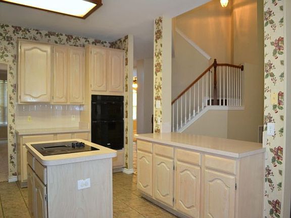 4th image of 212 Norfolk Dr