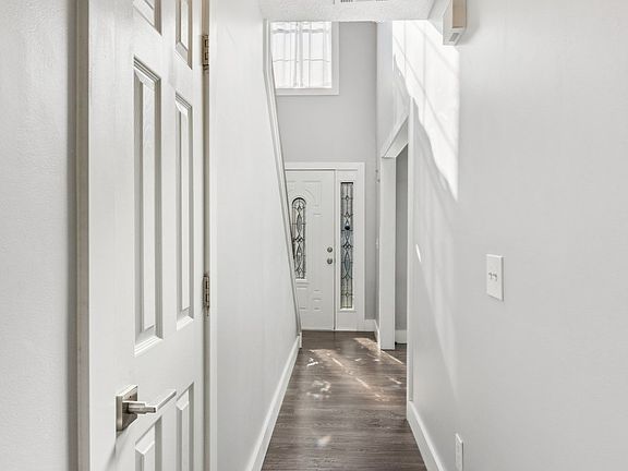 3rd image of 2275 Eagle Pointe Ct