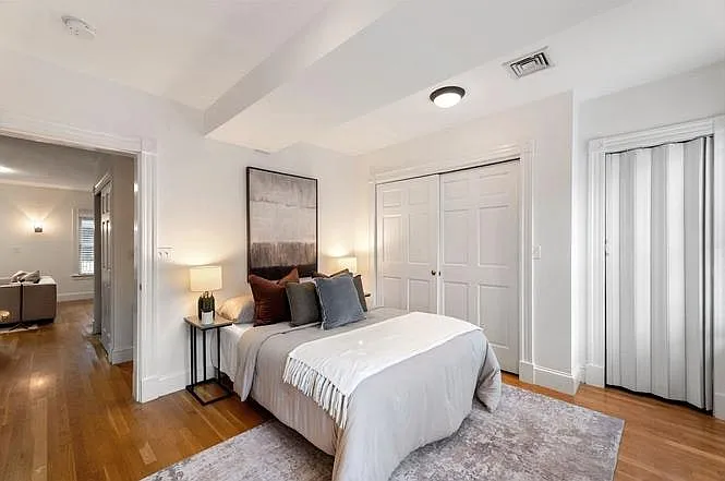 296 W 3rd St #20 — Photo 9