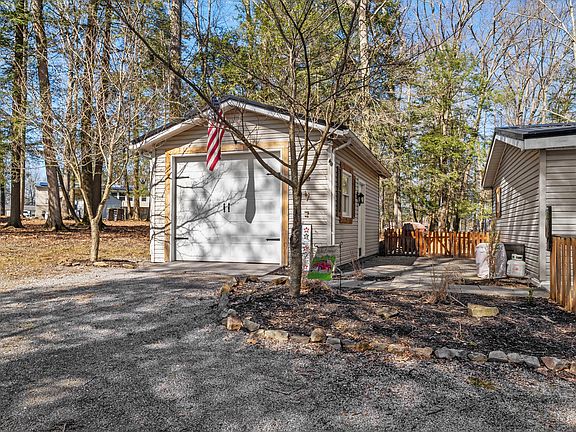 3rd image of 268 Harmony Dr