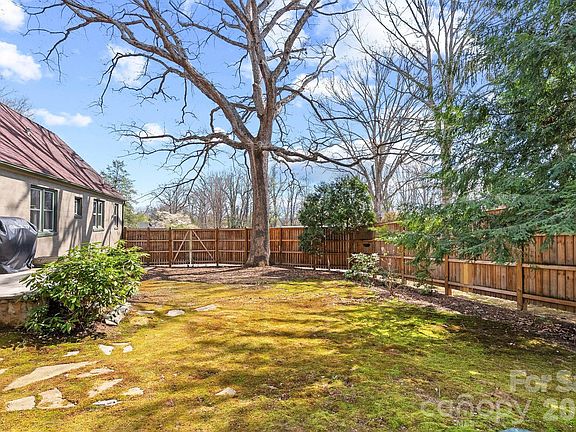 2nd image of 832 Sand Hill Rd